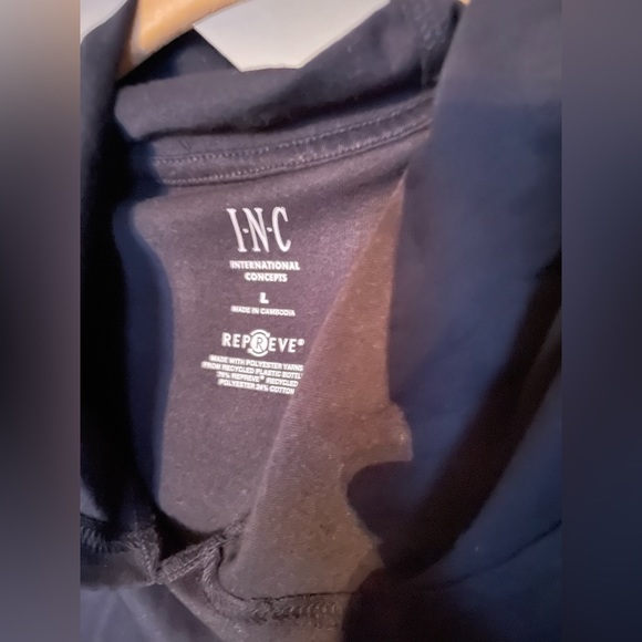 Macy’s Lightweight Workout Black Hoodie - Picture 2 of 5